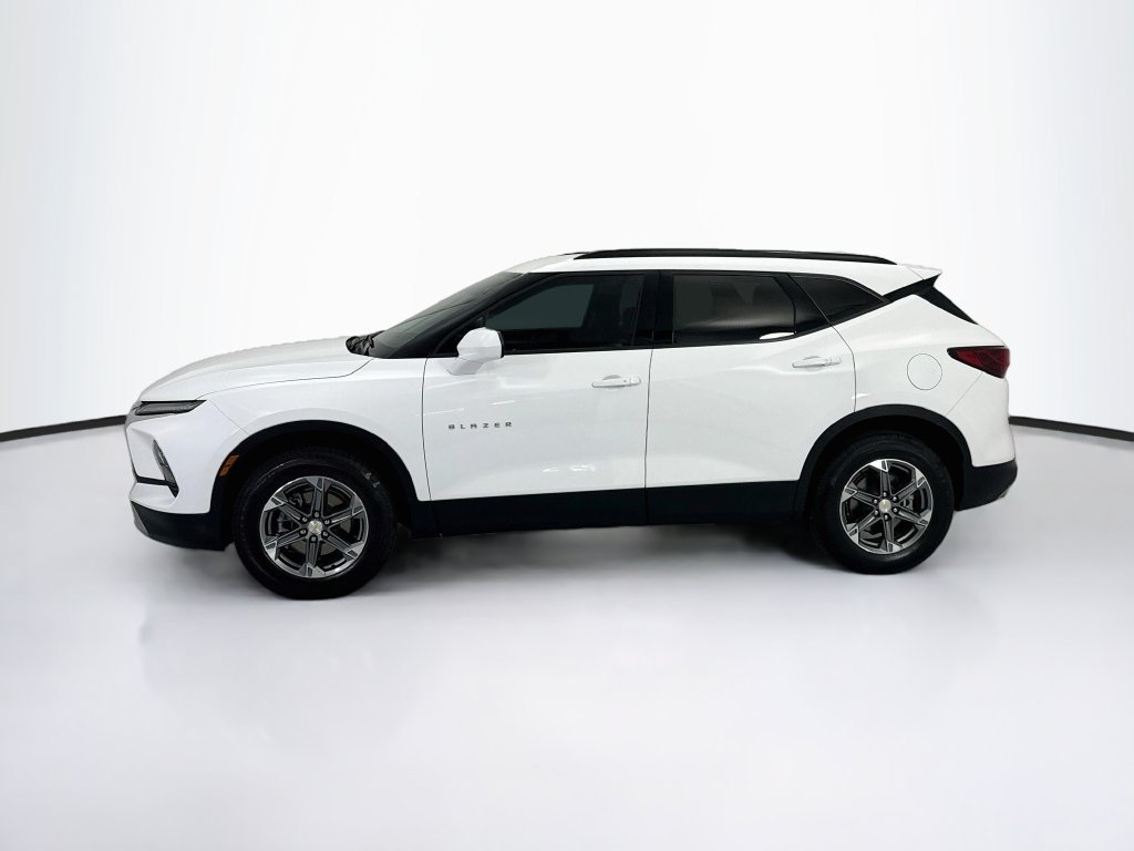 Used 2024 Chevrolet Blazer LT w/ Convenience Package FWD image 8