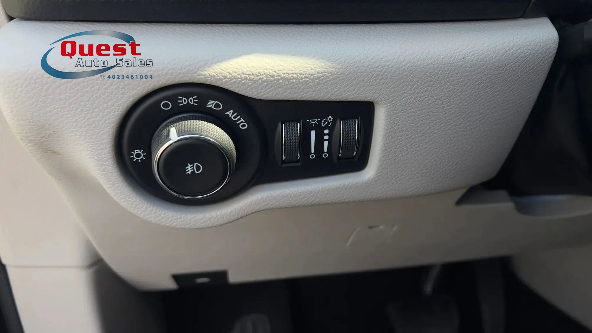 Used 2018 Chrysler Pacifica Touring-L Plus FWD image 34