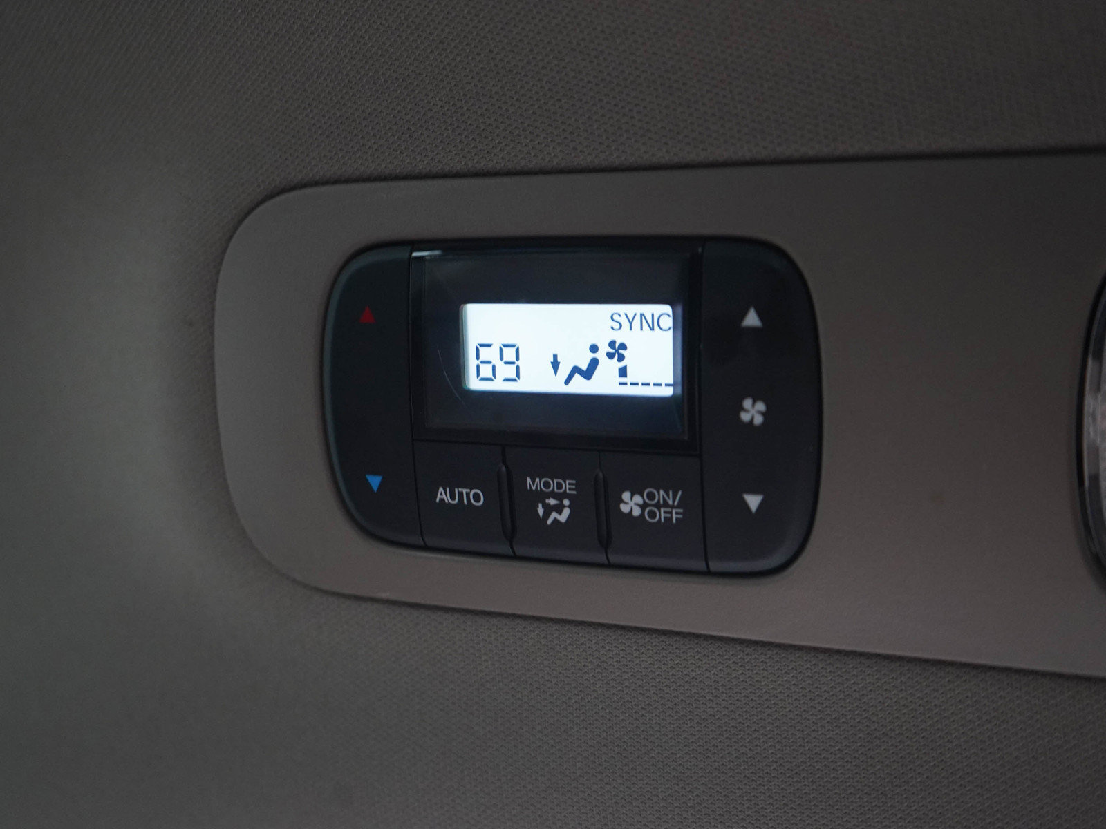 Used 2018 Honda Odyssey EX-L image 18