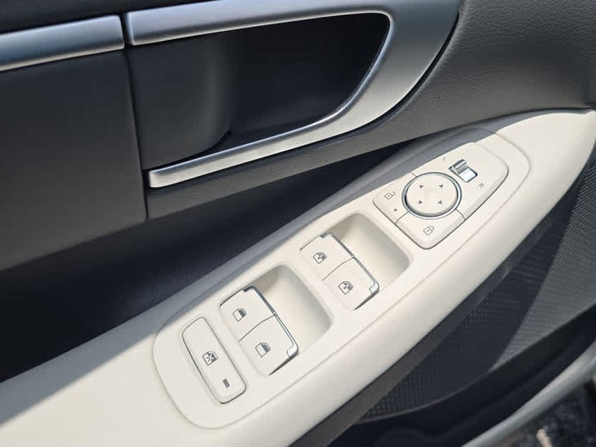 New 2026 Hyundai Sonata SEL FWD image 18