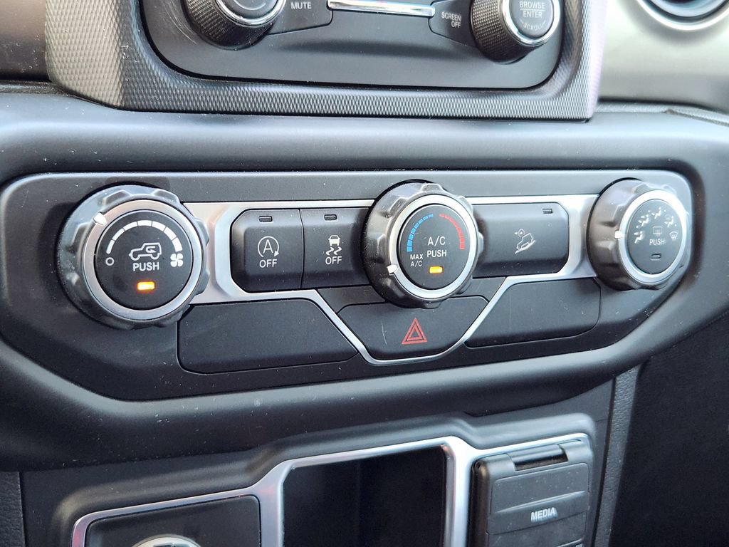 Used 2020 Jeep Wrangler Unlimited Sport AWD/4WD image 10