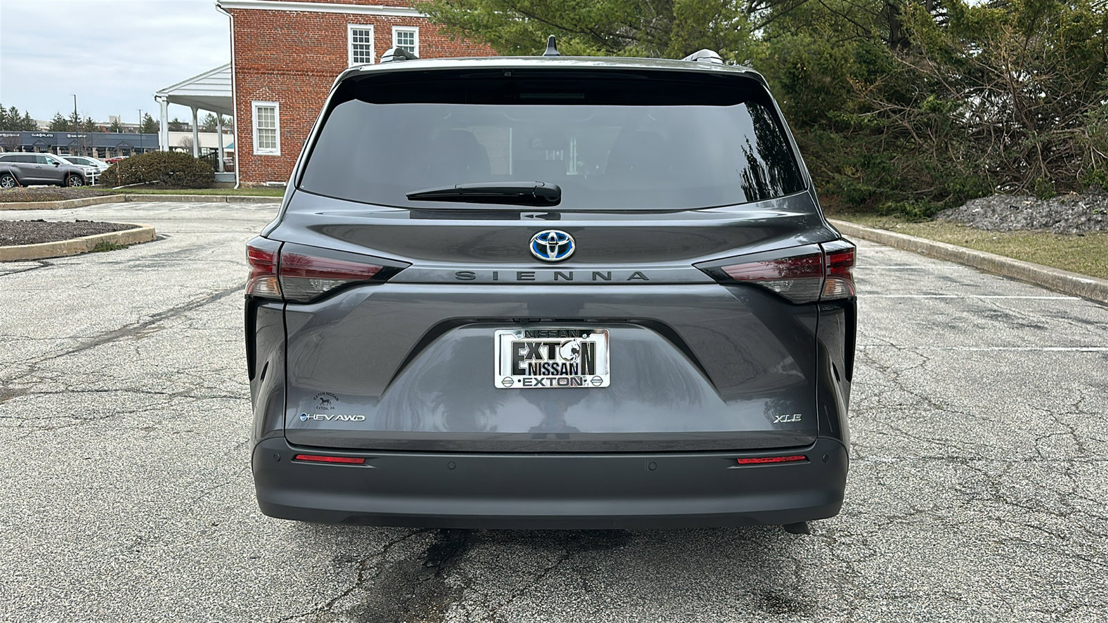 Used 2025 Toyota Sienna XLE w/ XLE Plus Package image 6