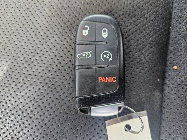 Used 2020 Jeep Grand Cherokee Altitude AWD/4WD image 29