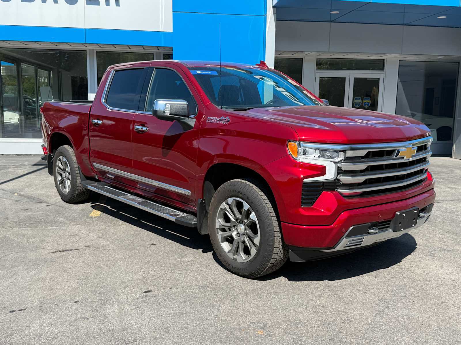 Used 2023 Chevrolet Silverado 1500 High Country w/ Technology Package image 3