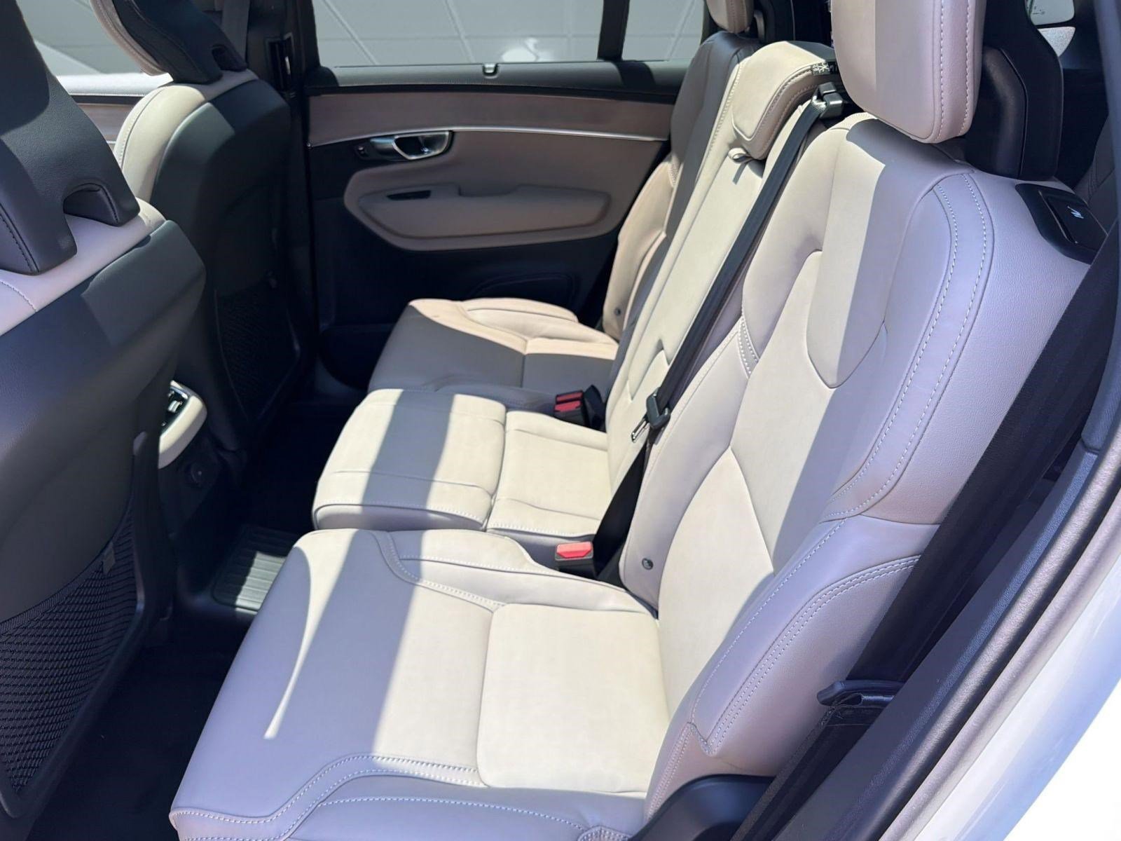 New 2026 Volvo XC90 T8 Ultra w/ Protection Package AWD/4WD image 14