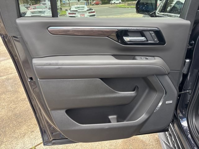 New 2026 Chevrolet Suburban Premier w/ Sun And Tow Package AWD/4WD image 35
