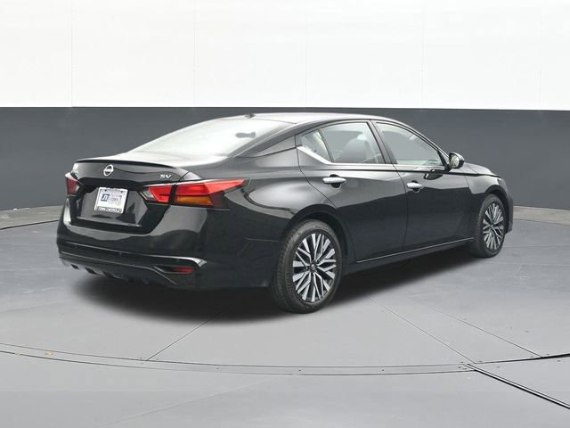 Used 2024 Nissan Altima 2.5 SV image 14