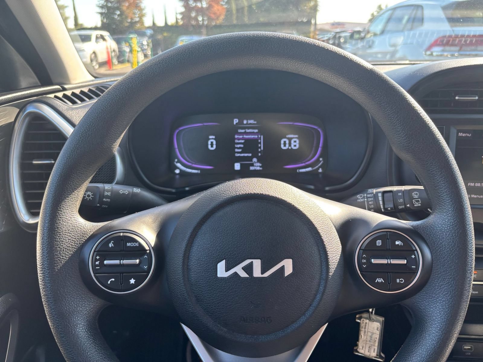 Used 2025 Kia Soul LX w/ LX Technology Package FWD image 25