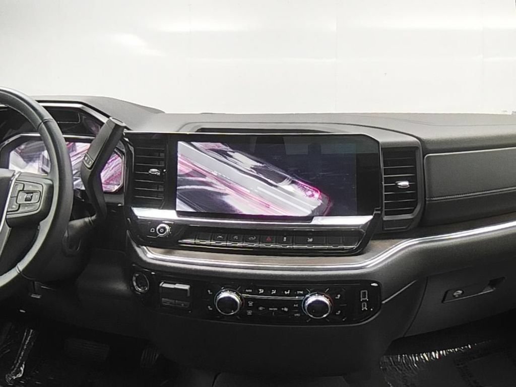 Used 2025 GMC Sierra 1500 SLT AWD/4WD image 19