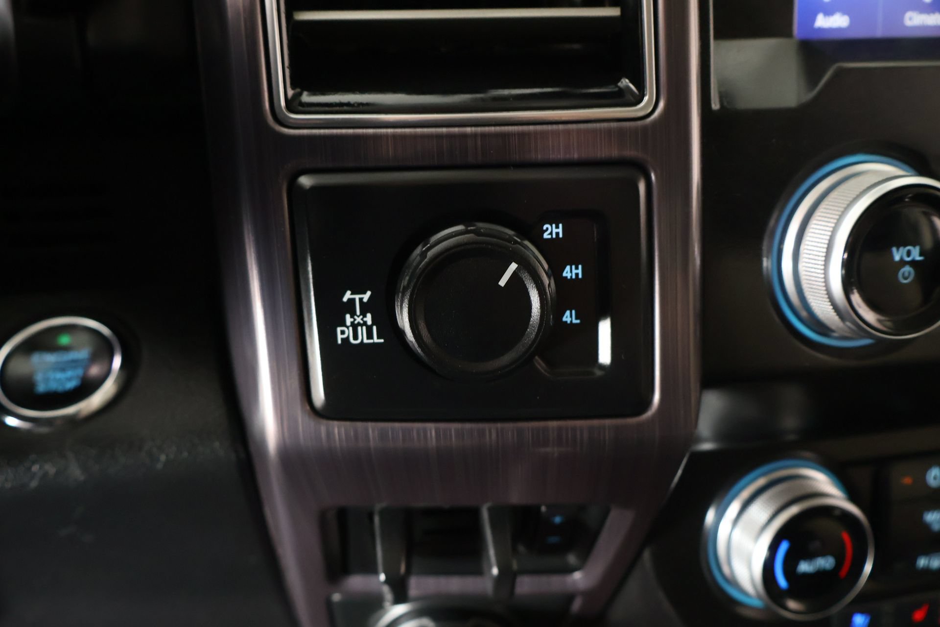 Used 2020 Ford F250 Limited w/ FX4 Off-Road Package AWD/4WD image 9