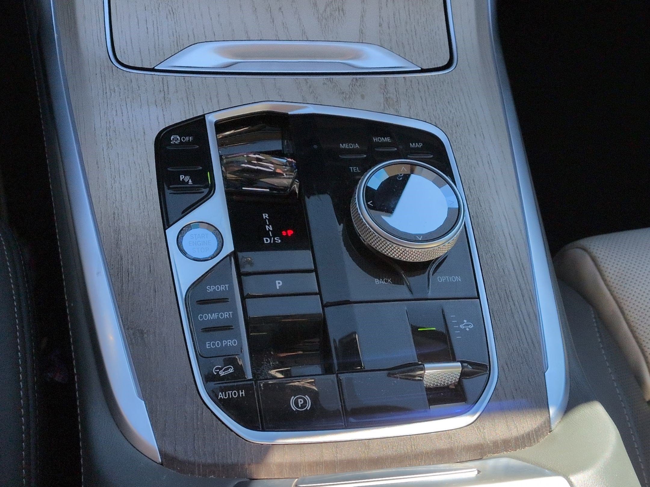 Certified 2024 BMW X7 xDrive40i w/ Executive Package image 26