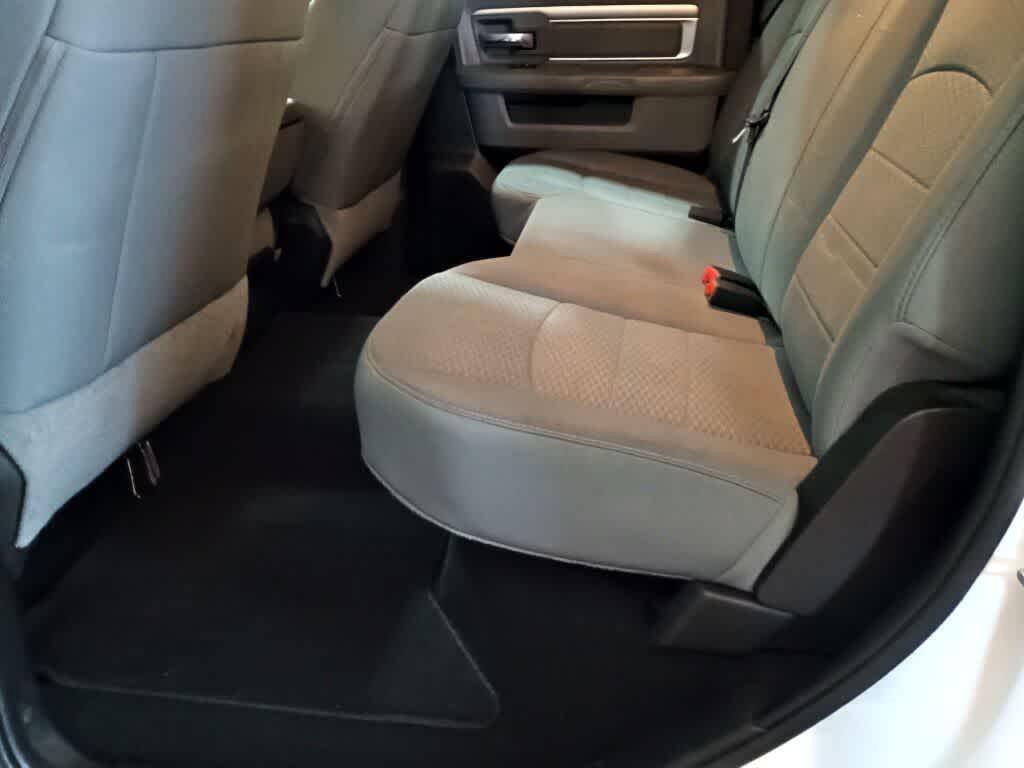Used 2019 RAM 1500 Classic SLT AWD/4WD image 16