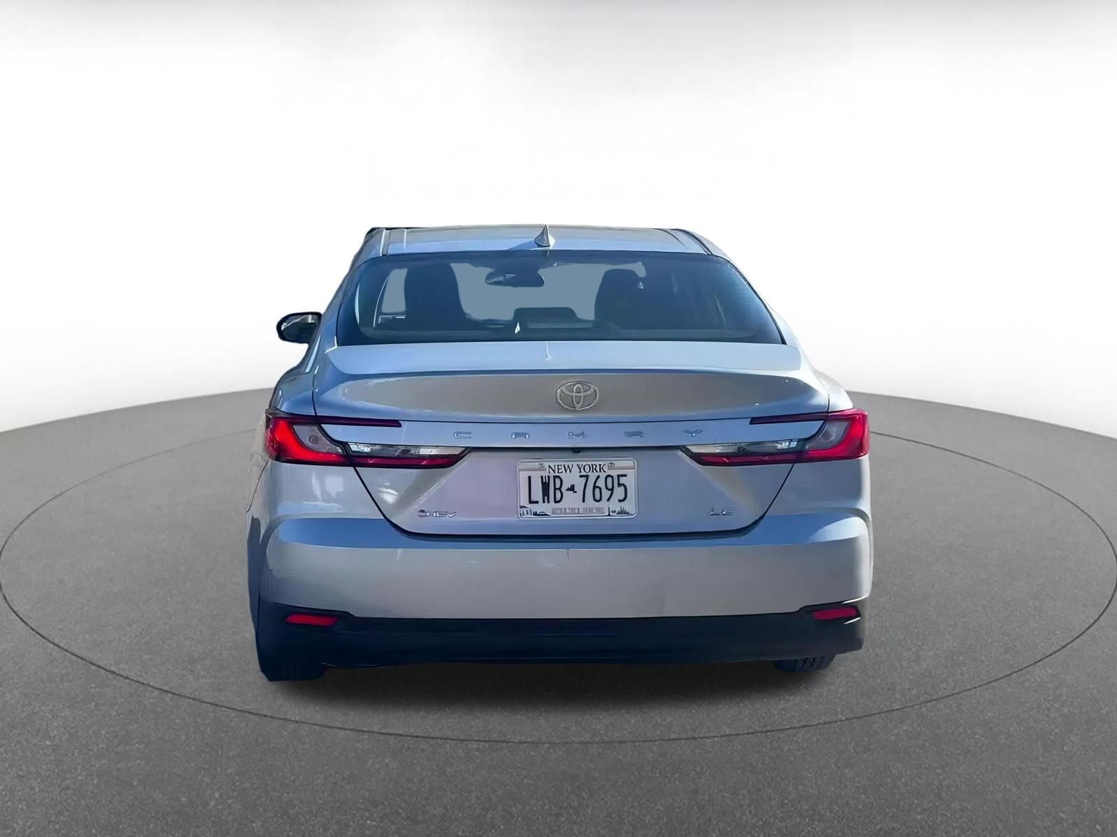 Used 2025 Toyota Camry LE image 12