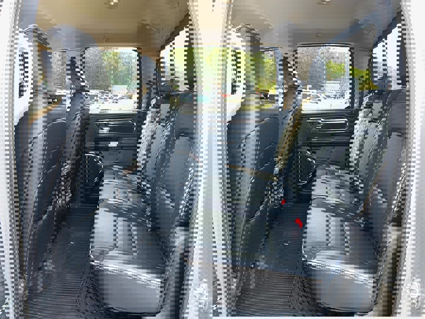 Used 2019 RAM 1500 Laramie image 29