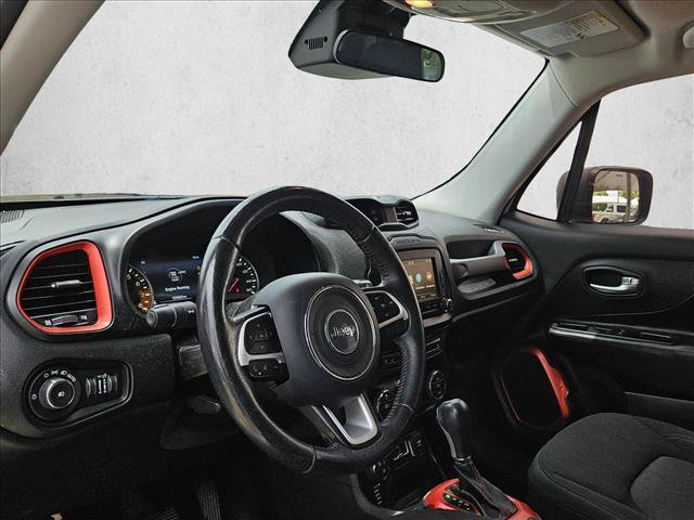 Used 2015 Jeep Renegade Trailhawk w/ Popular Equipment Group AWD/4WD image 12