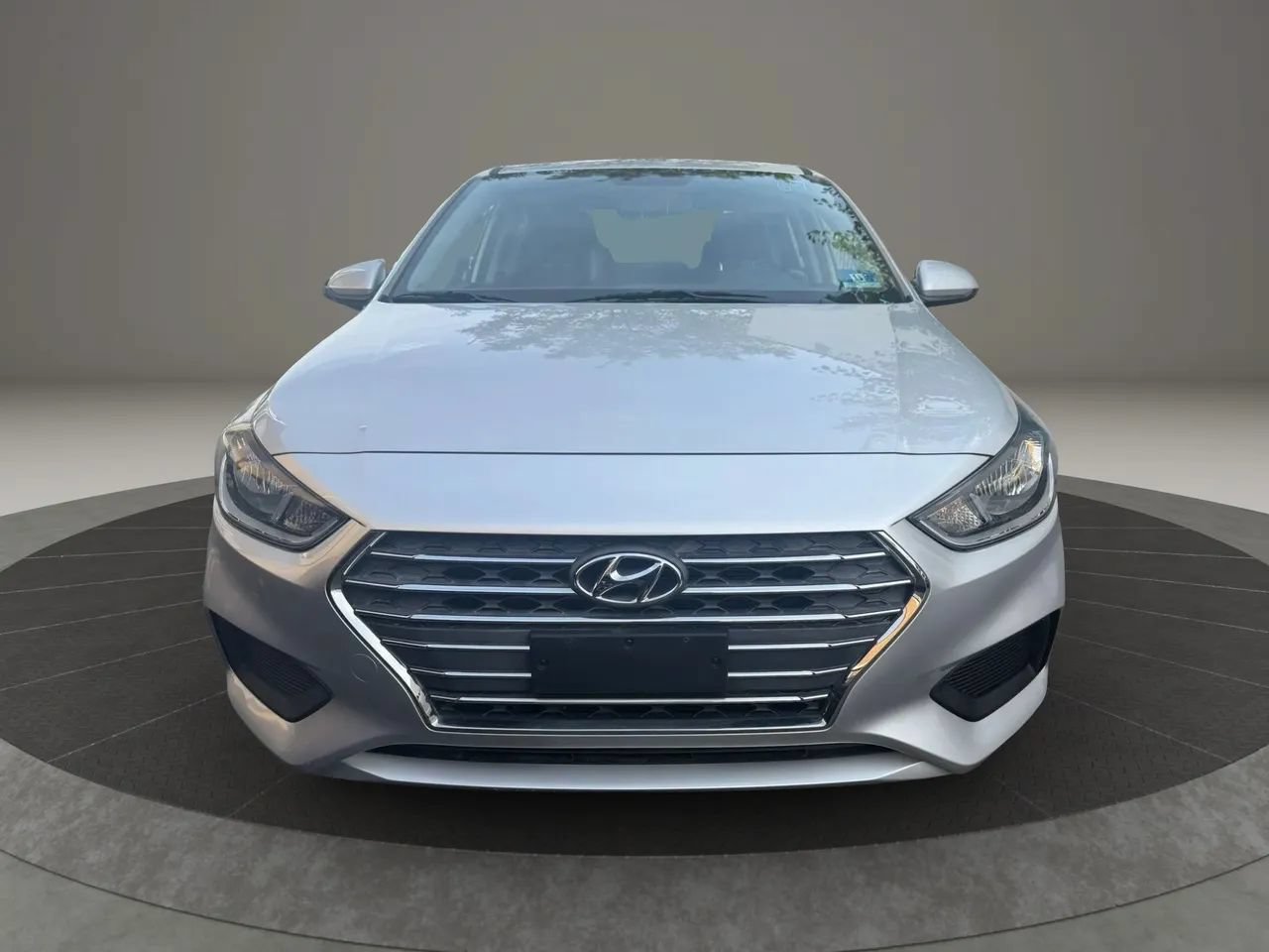Used 2019 Hyundai Accent SE FWD image 2