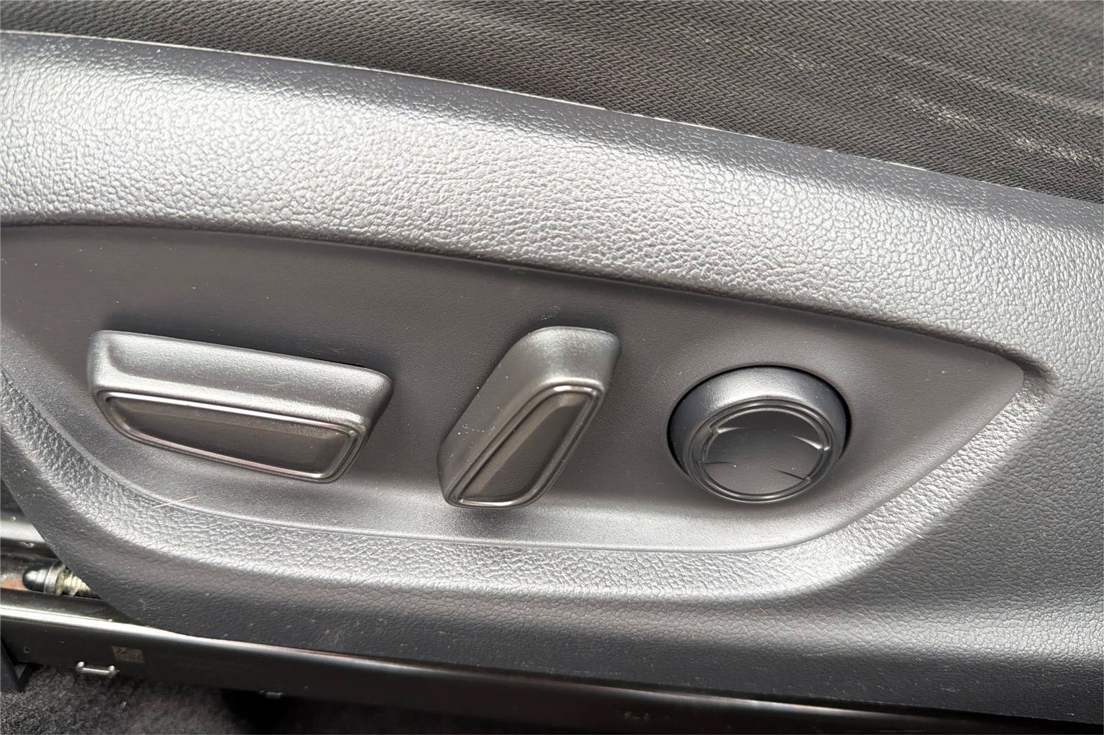 Used 2021 Toyota Camry LE FWD image 19
