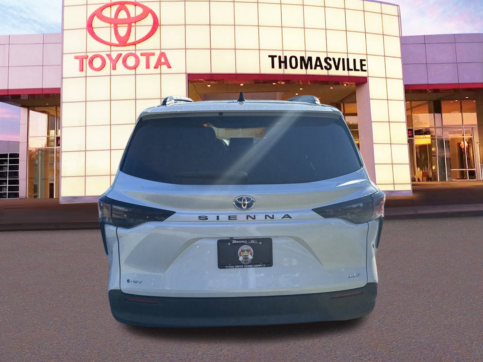 New 2025 Toyota Sienna XLE FWD image 6