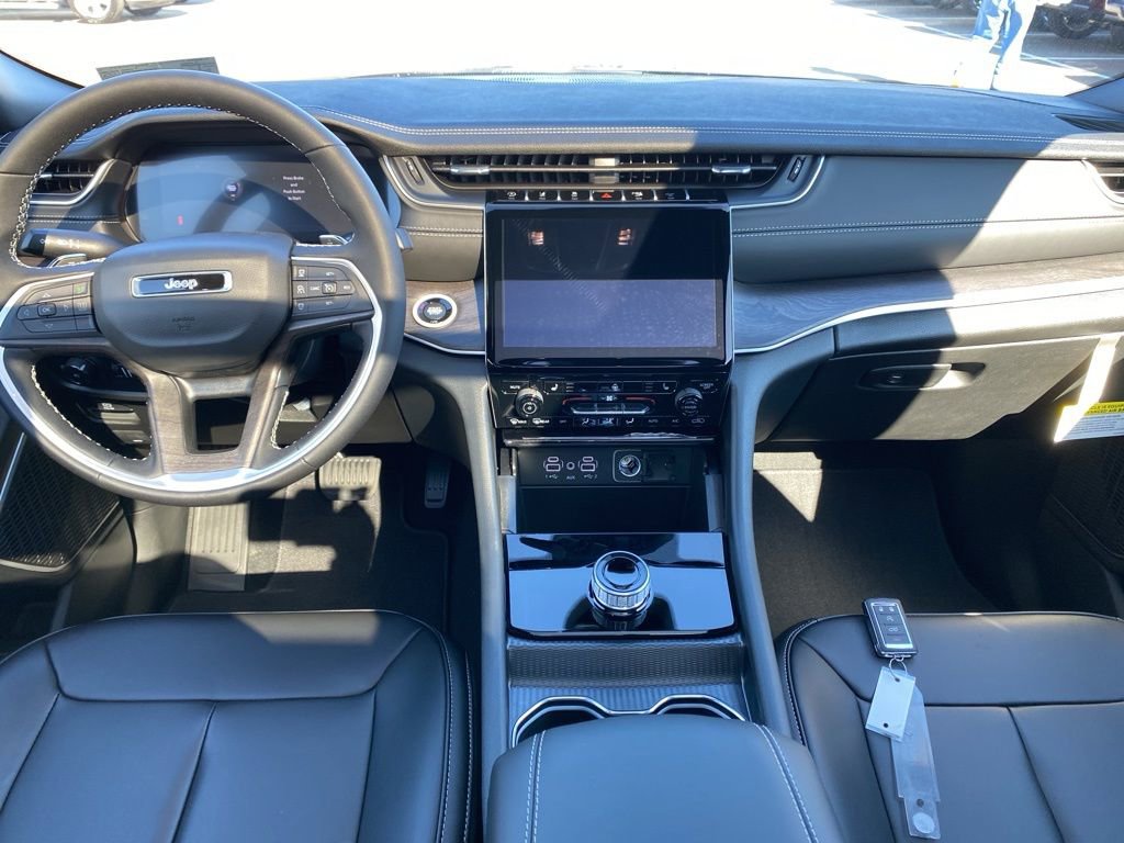 New 2025 Jeep Grand Cherokee L Limited w/ Black Appearance Package image 25