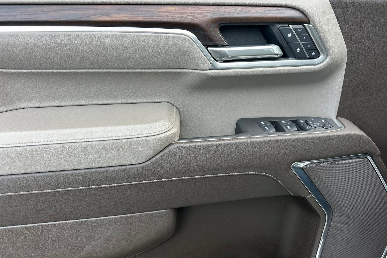 Used 2025 GMC Sierra 1500 SLT image 10