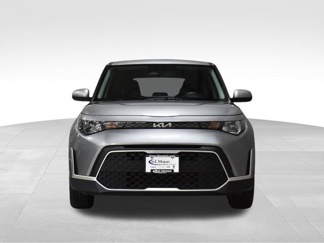 Used 2025 Kia Soul LX w/ LX Technology Package FWD image 3