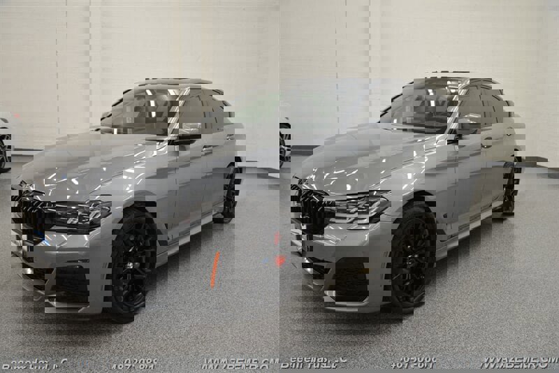 Used 2023 BMW 530i w/ M Sport Package image 3