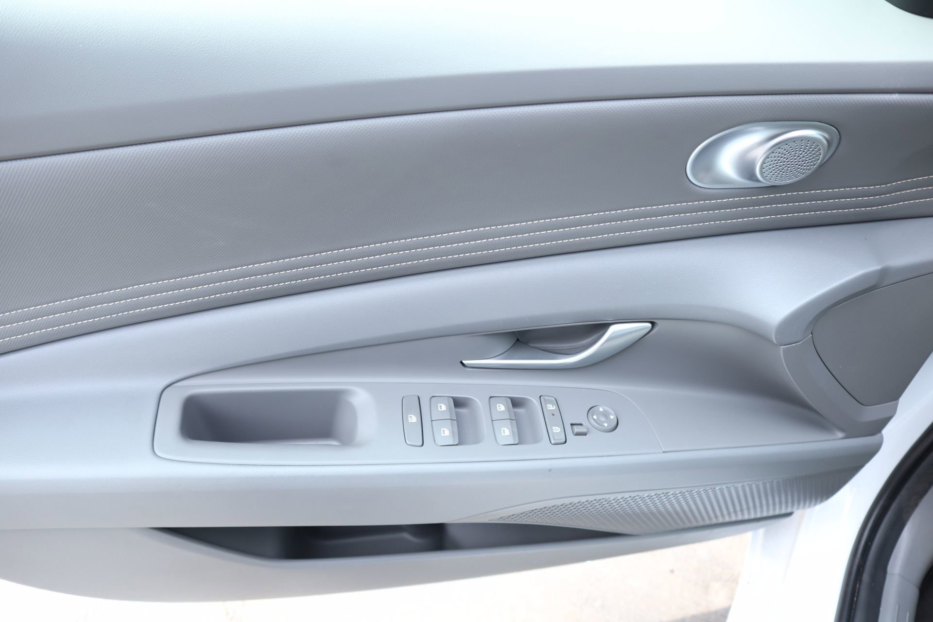 New 2025 Hyundai Elantra Sport w/ Cargo Package image 11