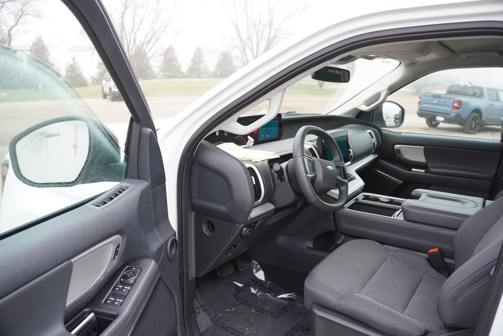 Certified 2025 Ford Expedition Active AWD/4WD image 15