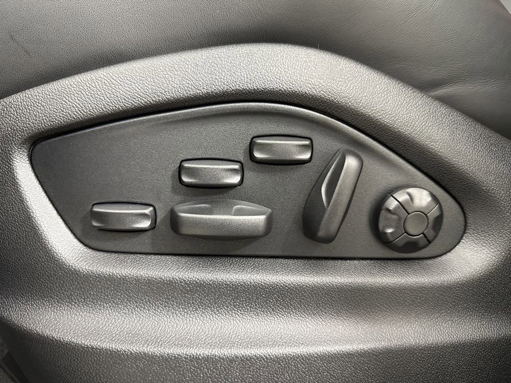 New 2026 Porsche Cayenne GTS image 40