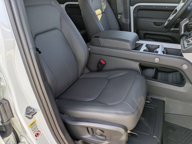 New 2026 Land Rover Defender 110 X-Dynamic SE image 18