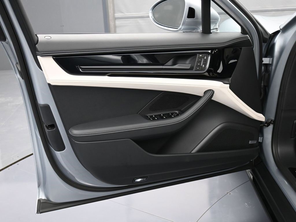 New 2026 Porsche Panamera GTS image 15