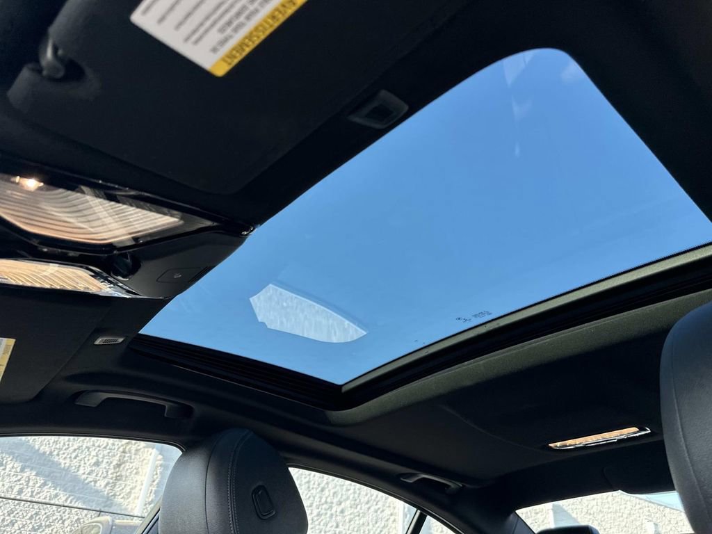 Used 2021 BMW 530i w/ Premium Package image 28