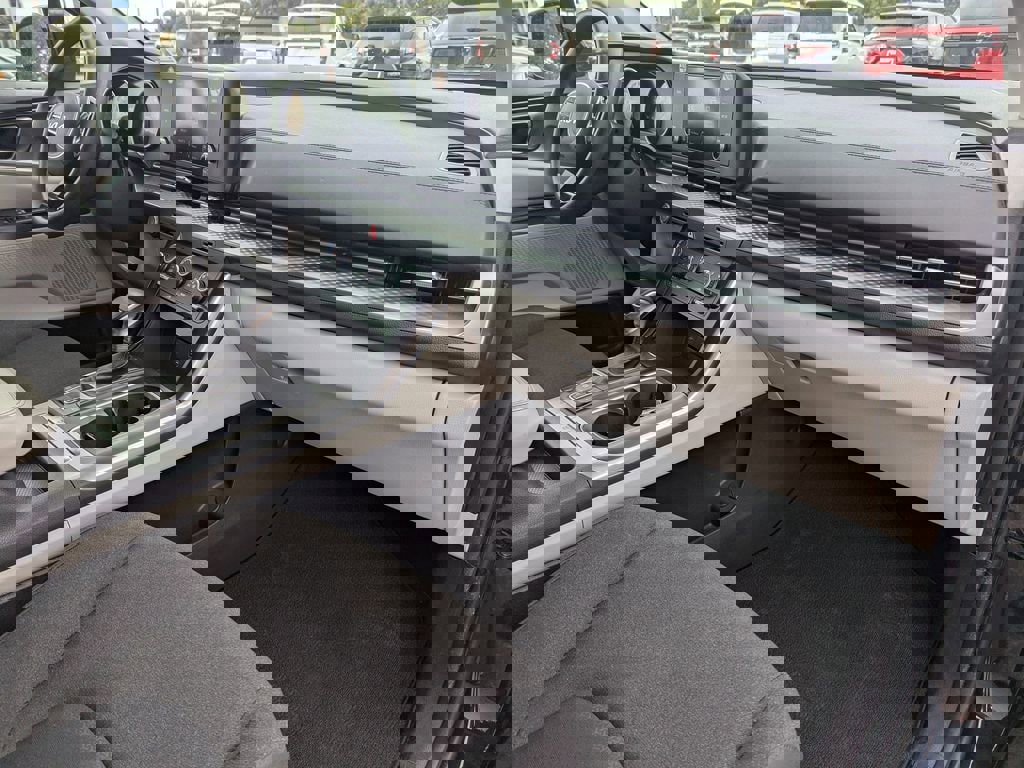 Certified 2024 Kia Carnival LX image 9