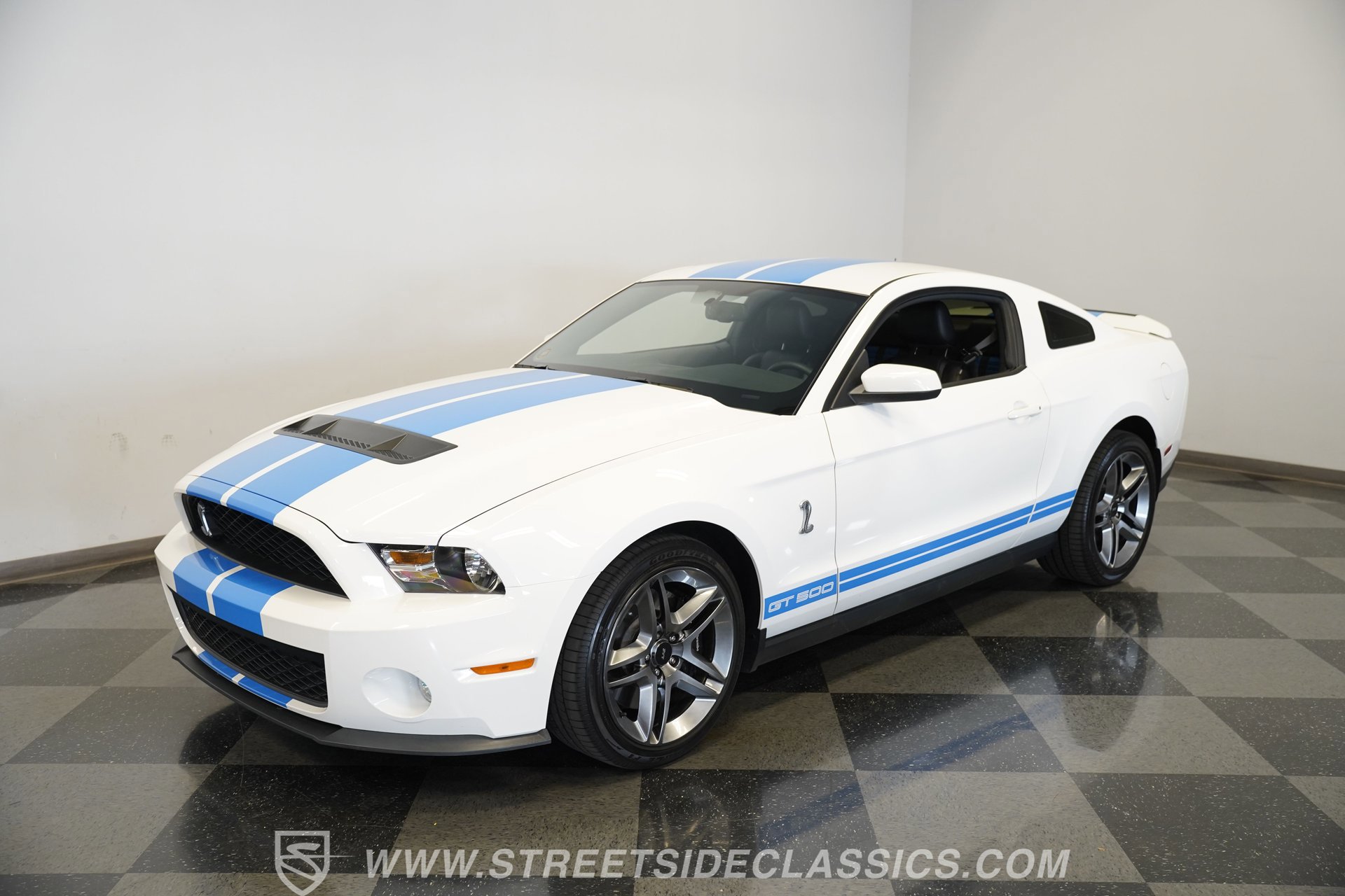 Used 2010 Ford Mustang Shelby GT500 image 7