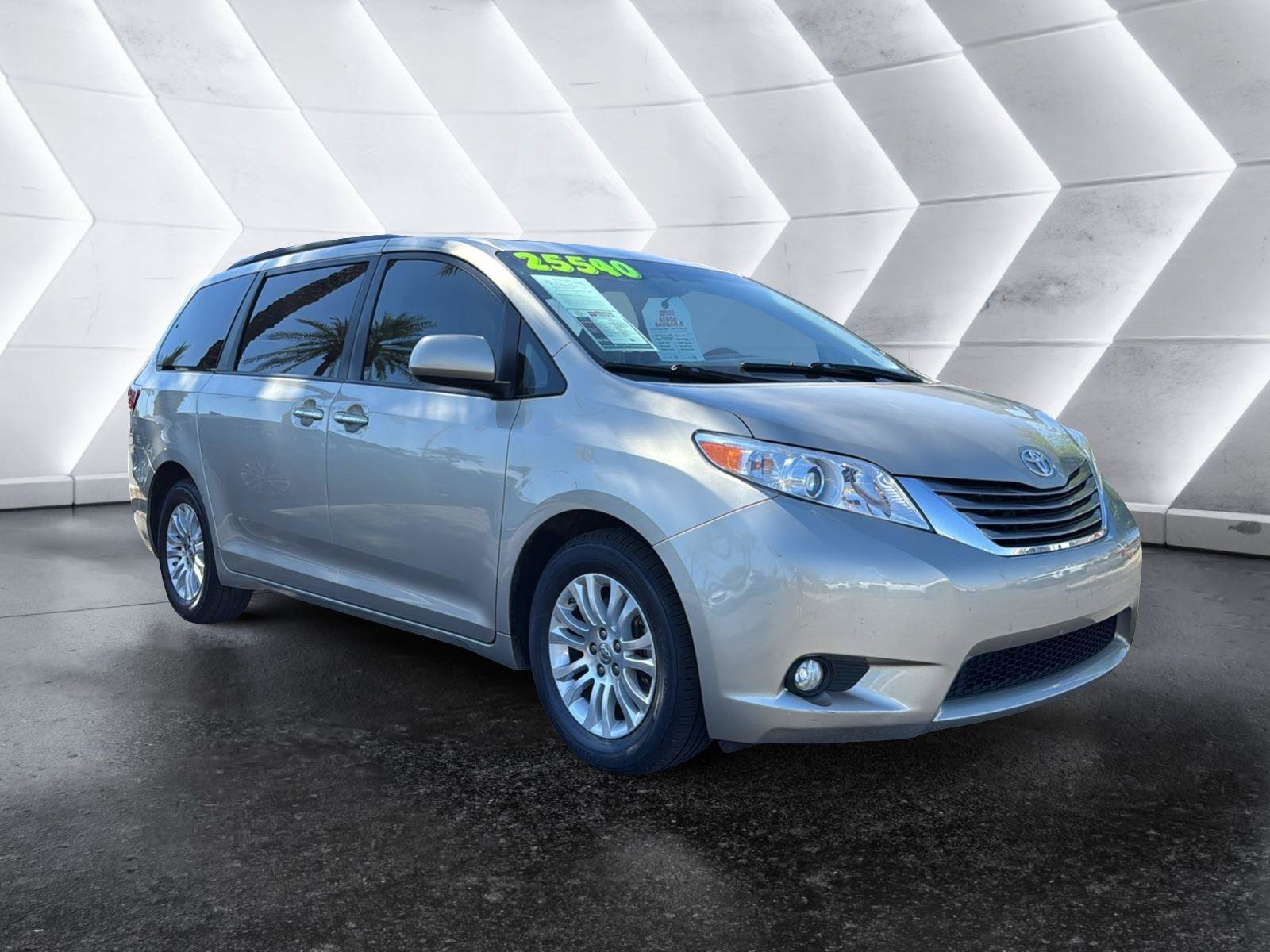 Used 2016 Toyota Sienna XLE w/ XLE Navigation Package image 1