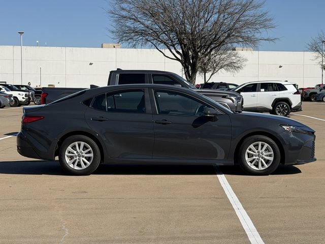 Used 2025 Toyota Camry LE image 3