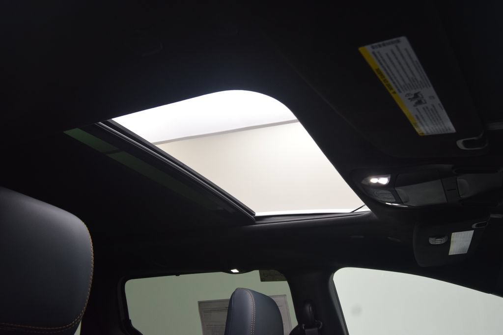 New 2027 Chrysler Pacifica Pinnacle FWD image 18