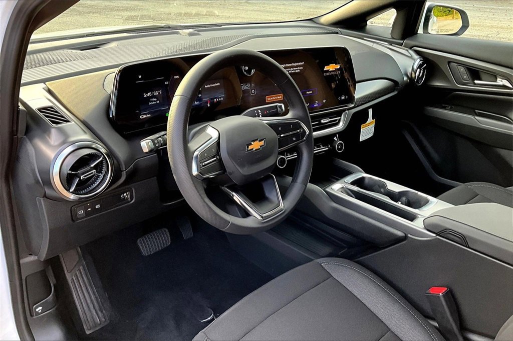 New 2026 Chevrolet Equinox EV LT image 5