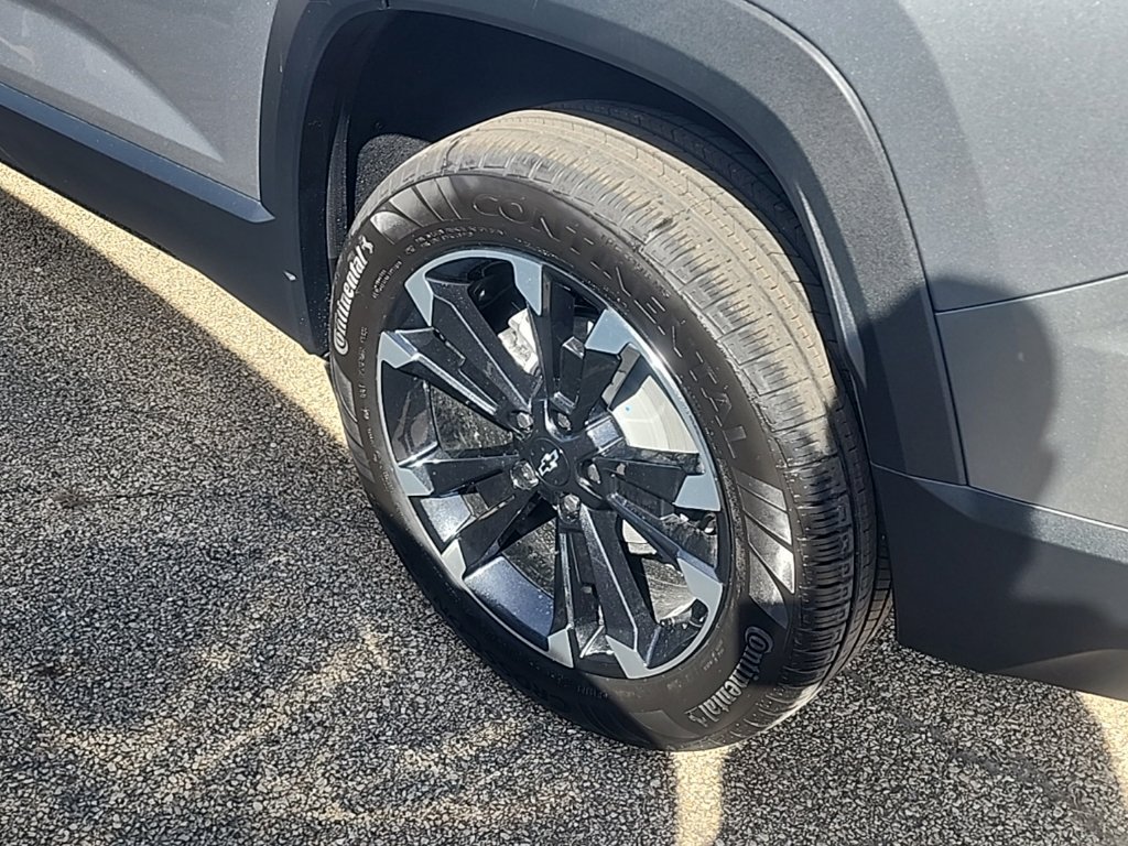 New 2027 Chevrolet Equinox RS w/ LPO, Floor Liner Package AWD/4WD image 4