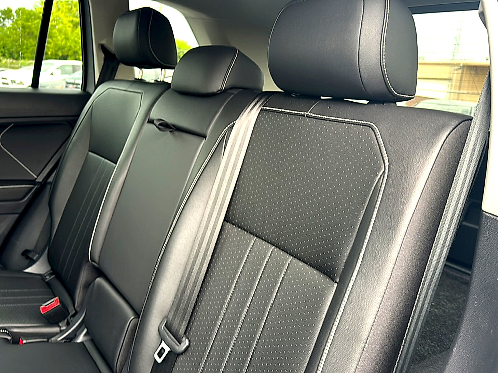 Used 2024 Volkswagen Tiguan SE image 19