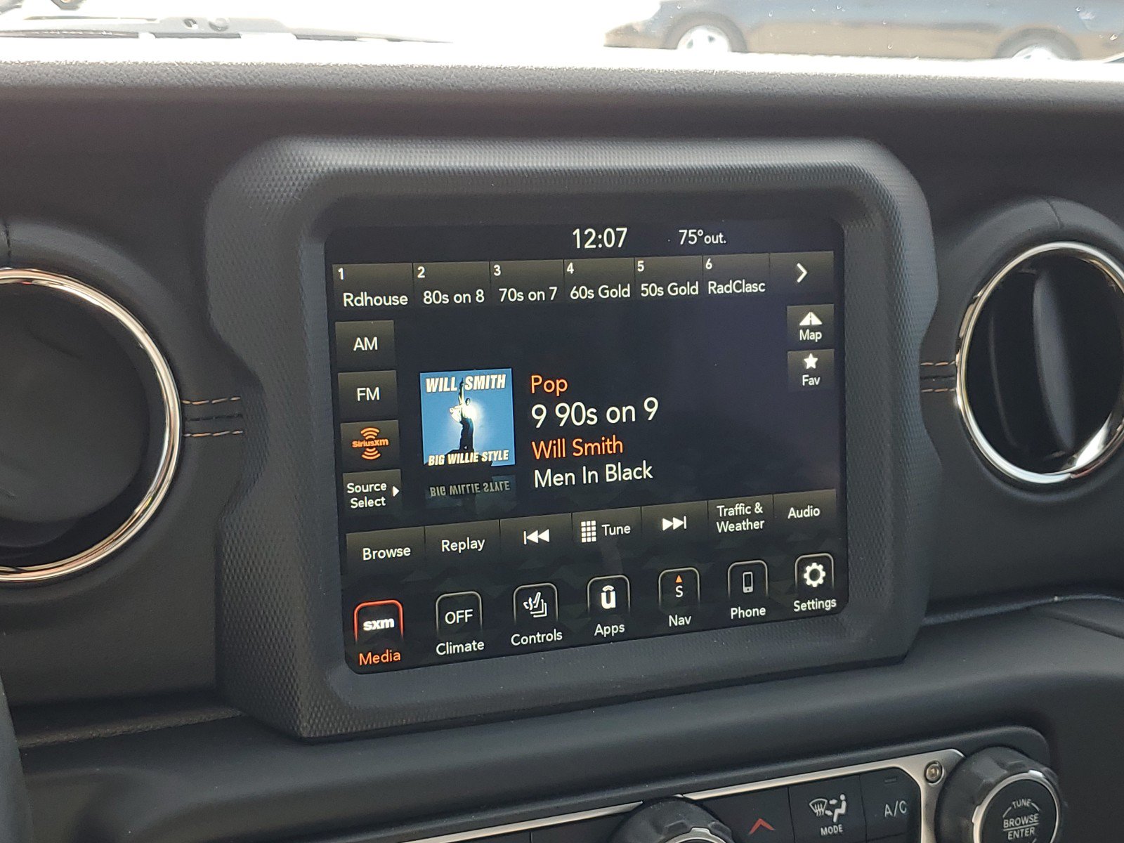 Used 2021 Jeep Wrangler Unlimited Sahara AWD/4WD image 22