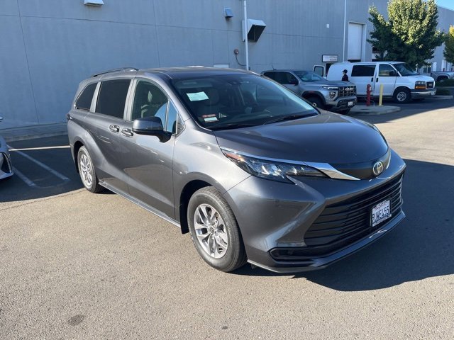 Used 2025 Toyota Sienna LE