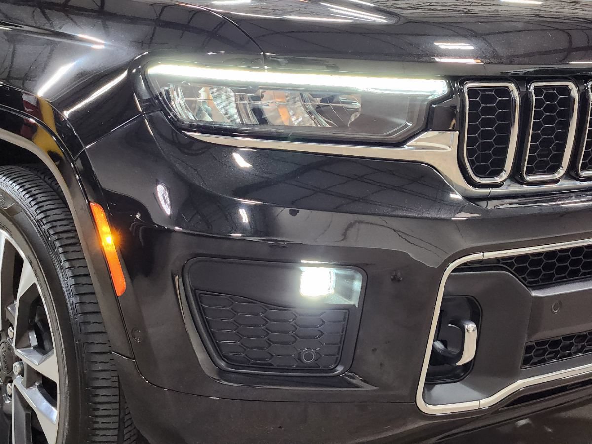 Used 2025 Jeep Grand Cherokee Overland w/ Adv Protech Group III AWD/4WD image 13