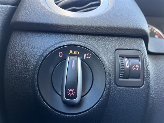 Used 2017 Volkswagen Tiguan S image 18