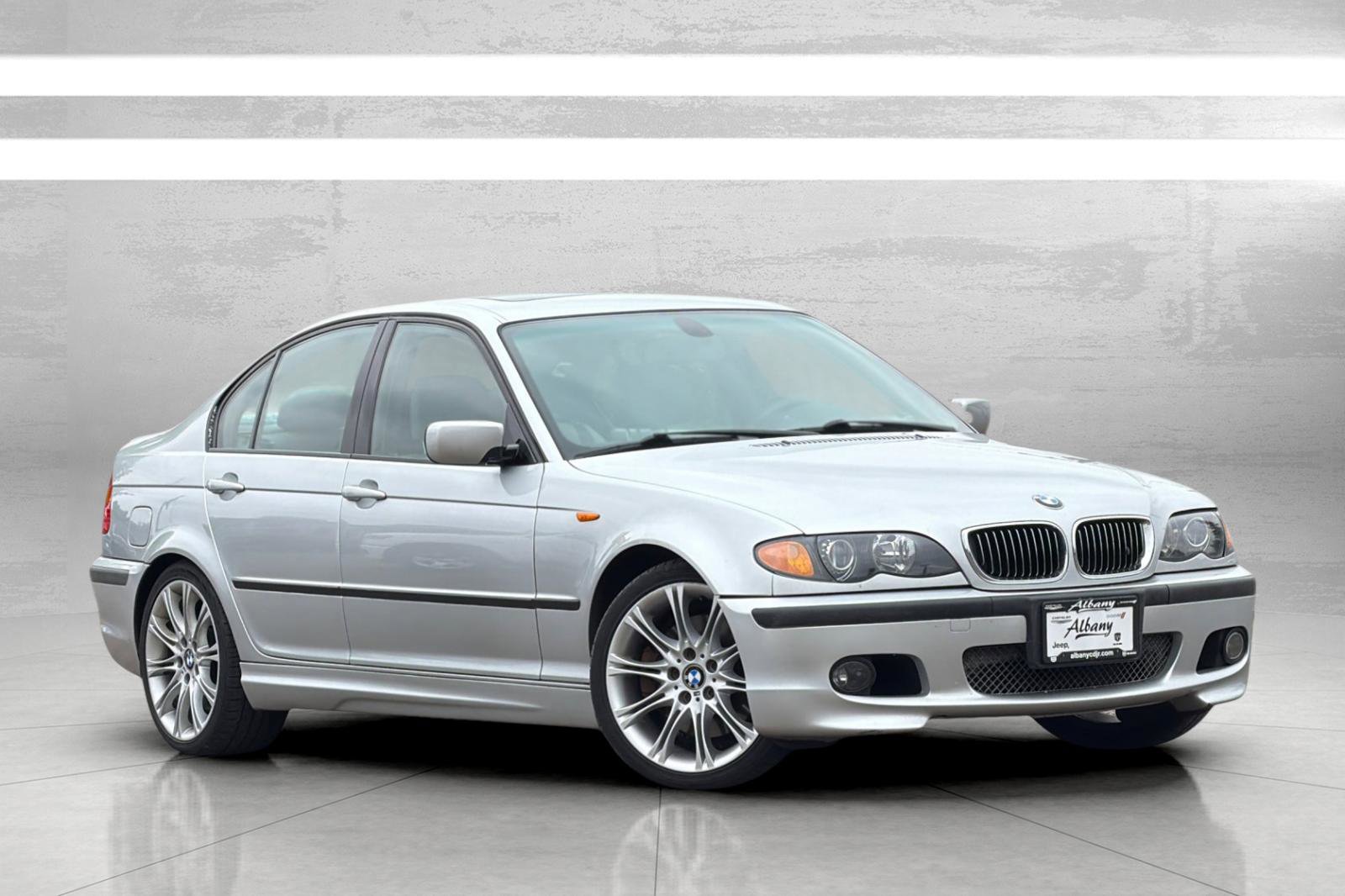 Used 2005 BMW 330i Sedan RWD image 2