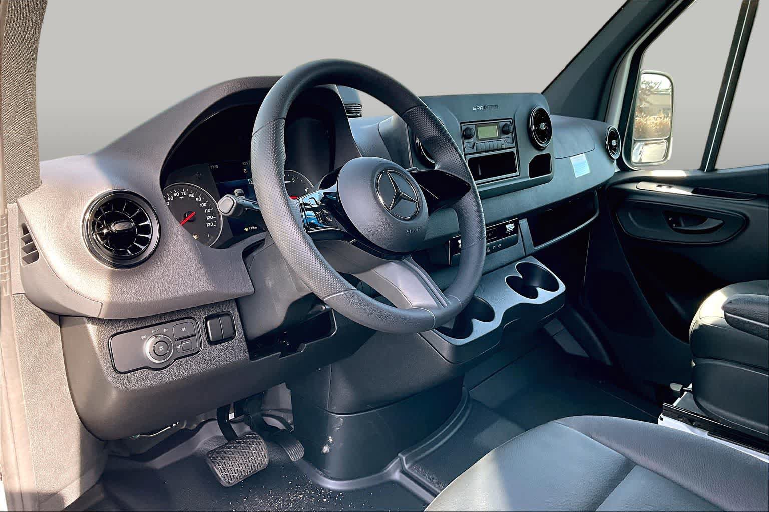 New 2025 Mercedes-Benz Sprinter 2500 image 9