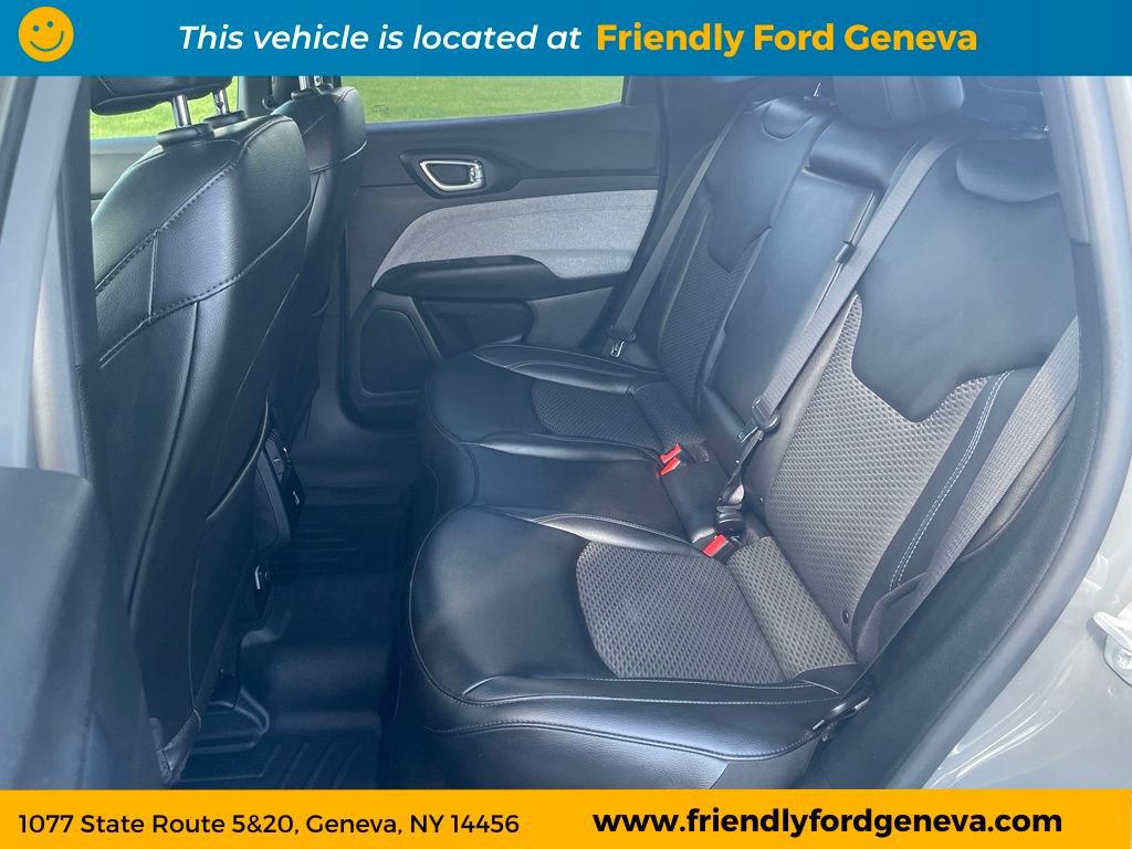 Used 2023 Jeep Compass Latitude w/ Convenience Group AWD/4WD image 28