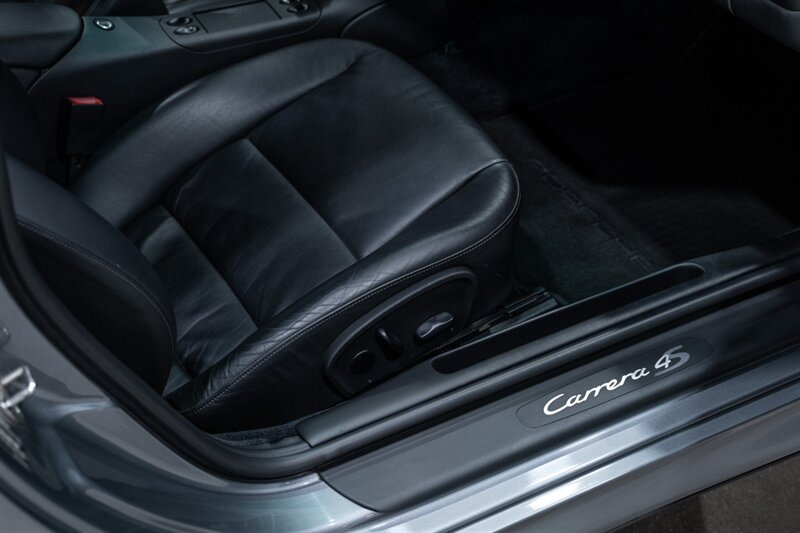 Used 2004 Porsche 911 Carrera 4S AWD/4WD image 30