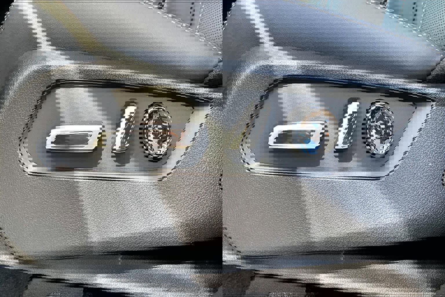 Used 2025 Acura RDX SH-AWD w/ Technology Package image 34