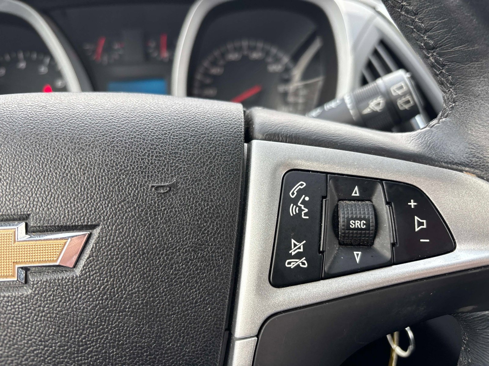 Used 2010 Chevrolet Equinox LTZ FWD image 23